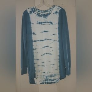 Te Verde Women's Tie Dye Long Lightweight Sweatshirt, size Medium.